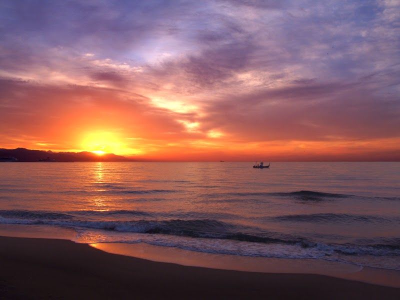 Playas para ver amaneceres y atardeceres en España