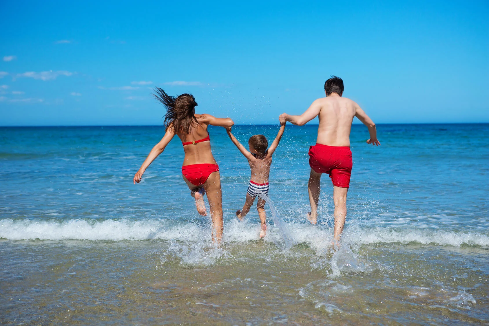 Playas con poca profundidad para niños pequeños en España